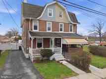 825 Aubrey Ave - Photo 1 of 1