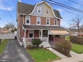 featured image of 825 Aubrey Ave
