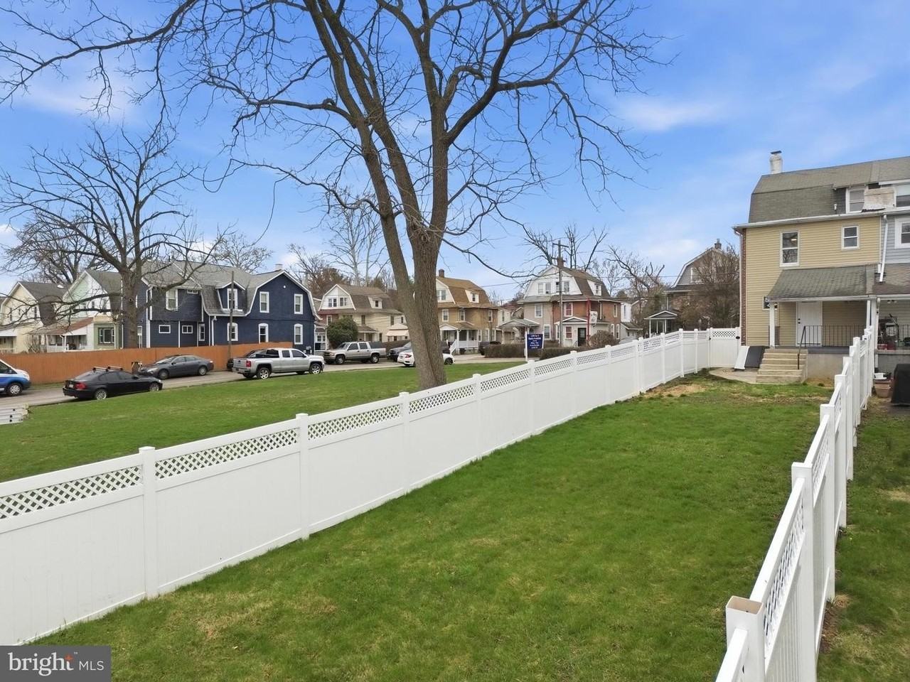825 Aubrey Ave - Photo 6 of 34