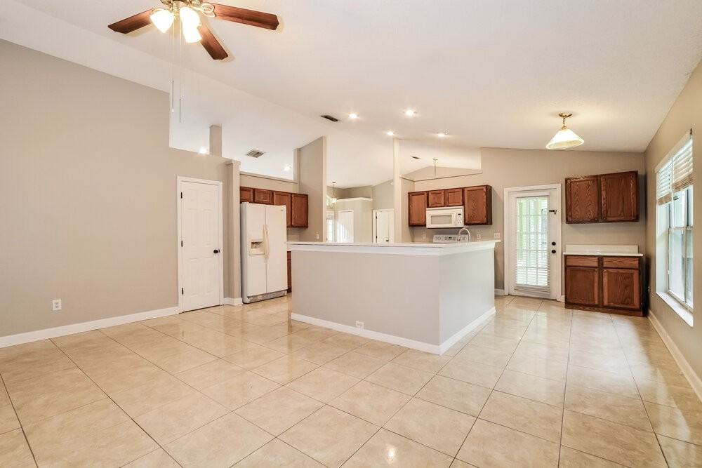 104 W Frederick Ave - Photo 3 of 16