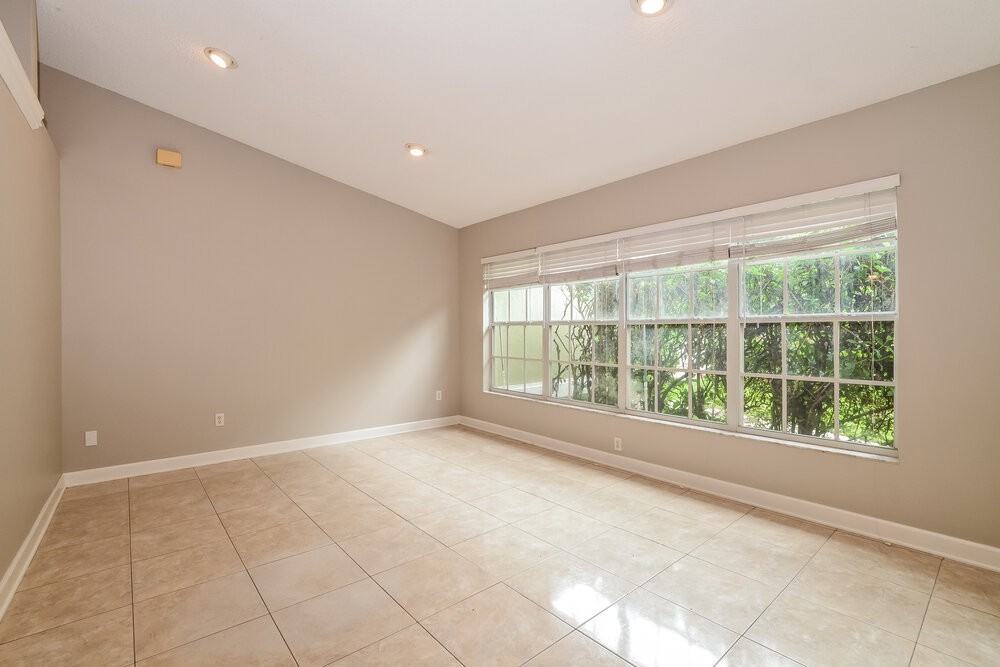104 W Frederick Ave - Photo 5 of 16