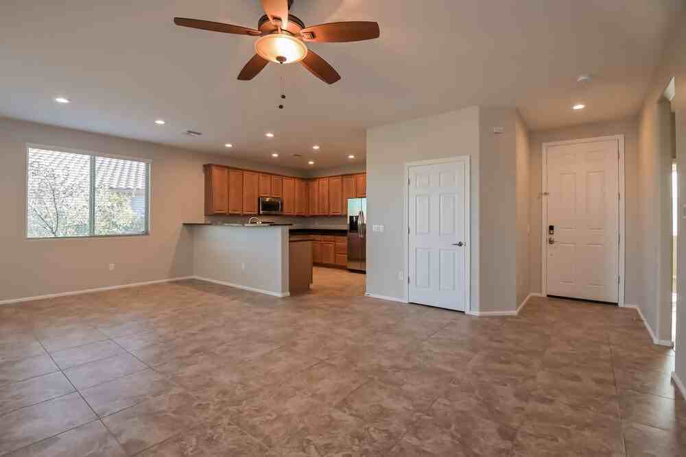 7422 S Salt Water Dr - Photo 3 of 15