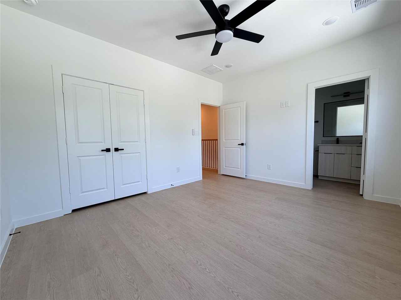 1031 North Lane - Photo 7 of 7