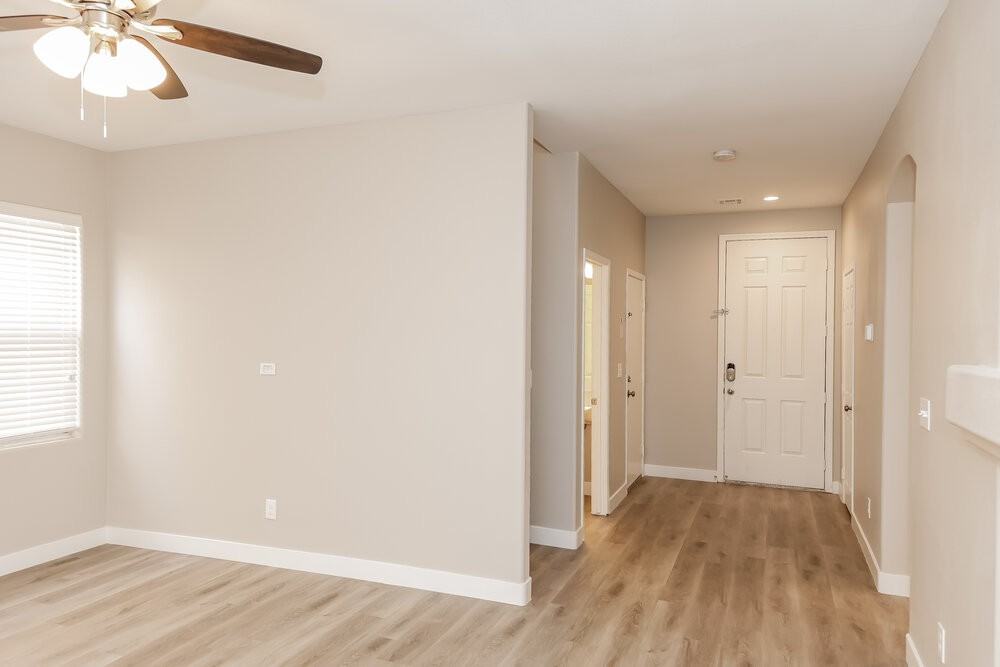 5864 Cape Hatteras Ct - Photo 5 of 17