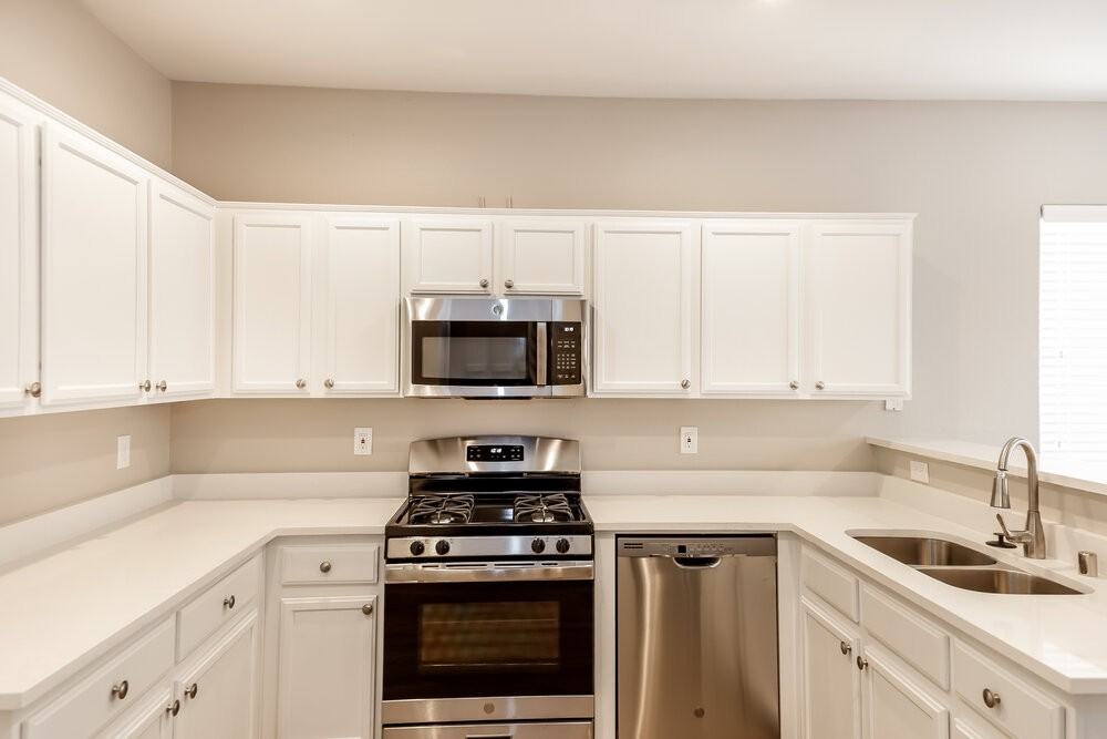 5864 Cape Hatteras Ct - Photo 7 of 17