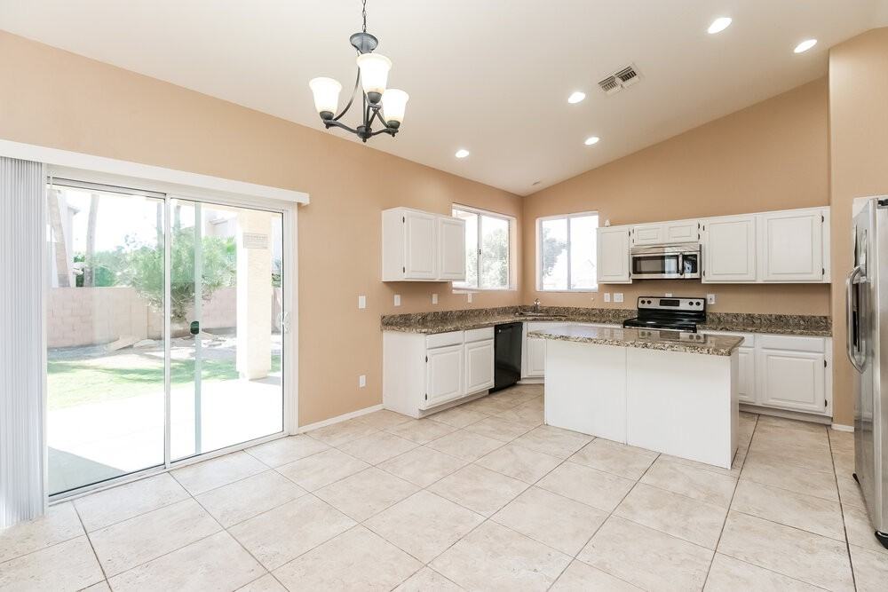 1907 W Pinon Ct - Photo 5 of 14