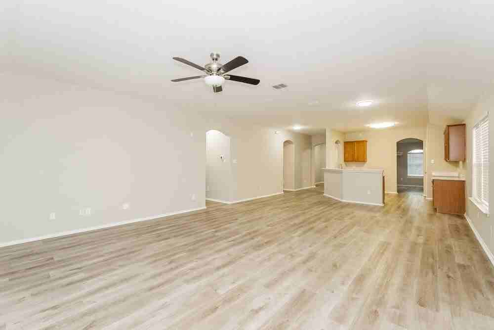 3737 Sapphire St - Photo 6 of 16