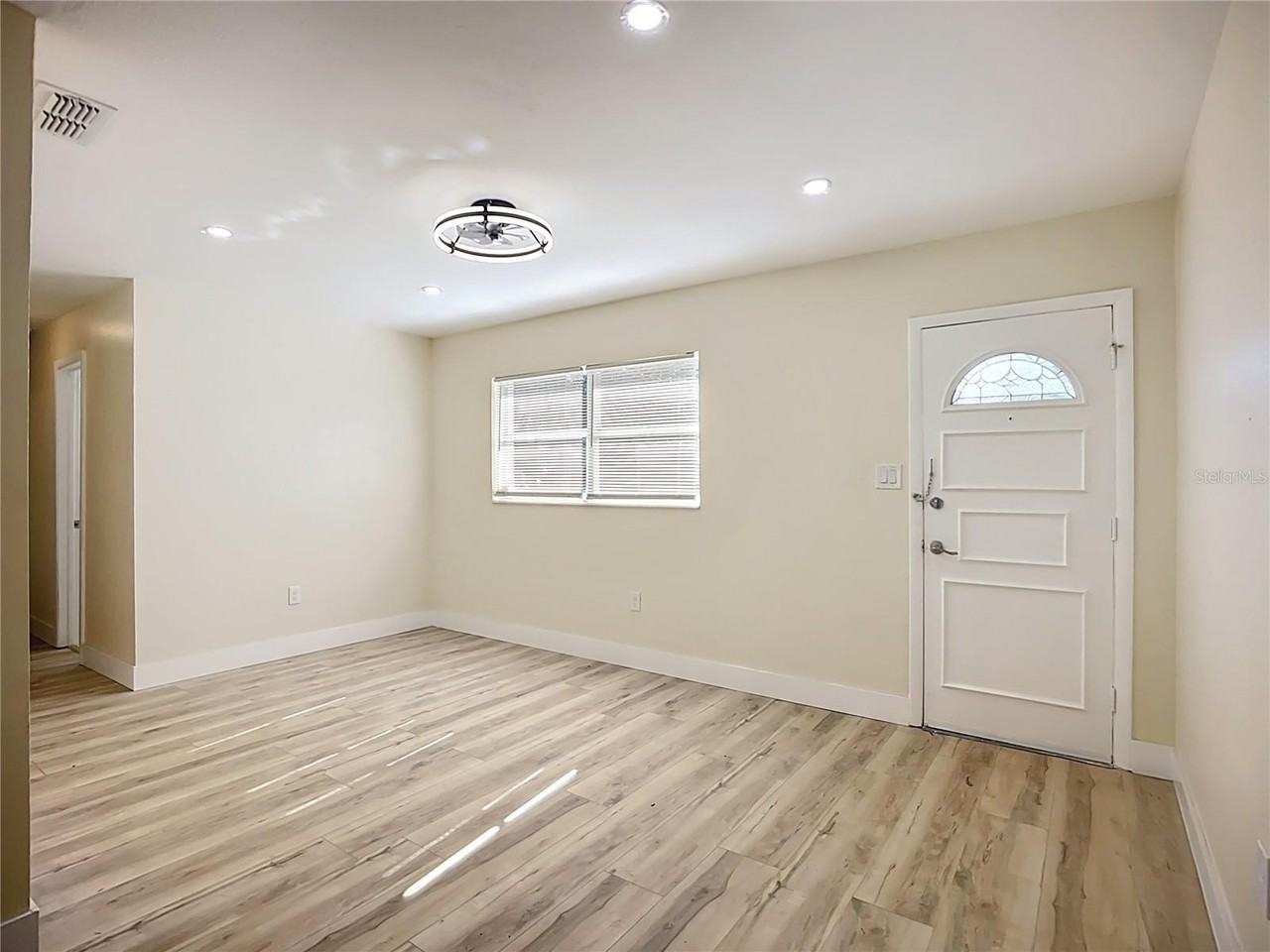 4513 W Gray St - Photo 7 of 33
