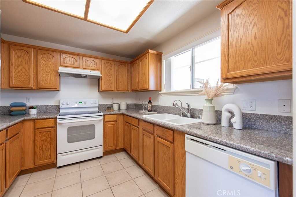 208 N Lincoln Ave #308 - Photo 7 of 32