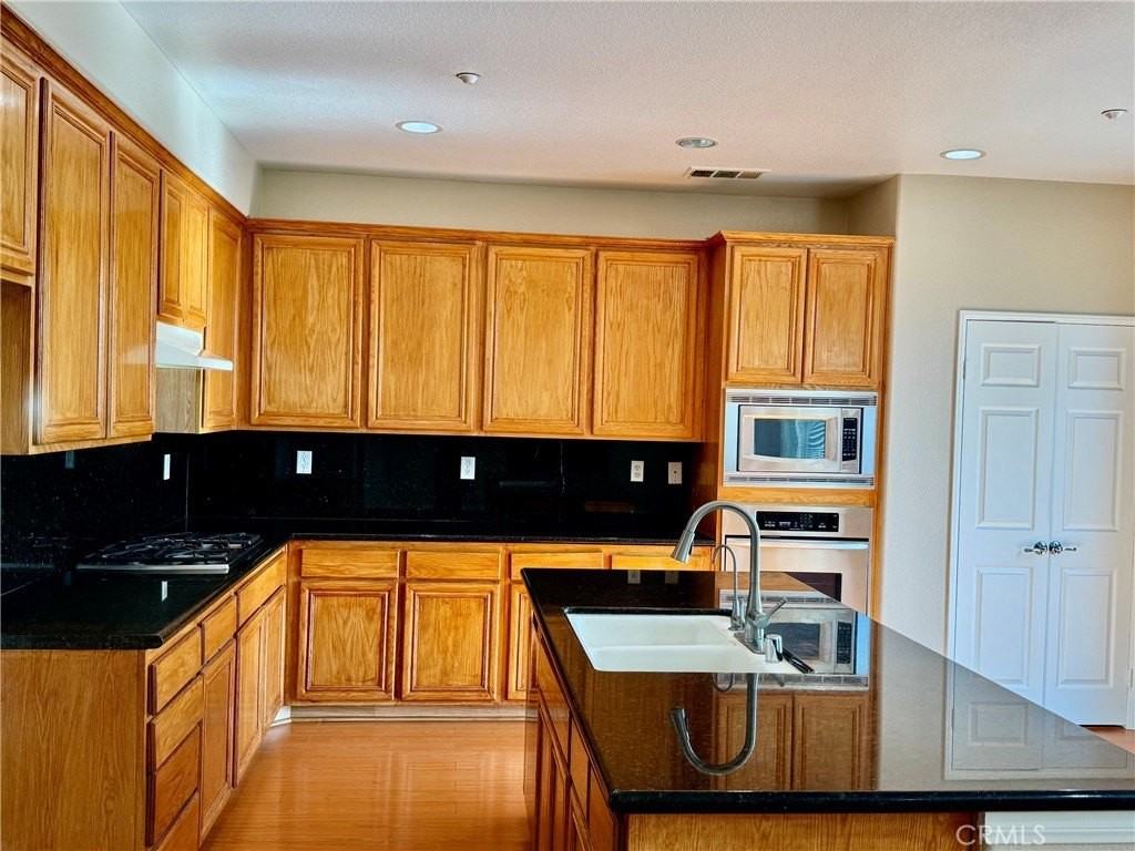 6076 Brookside Way - Photo 6 of 32