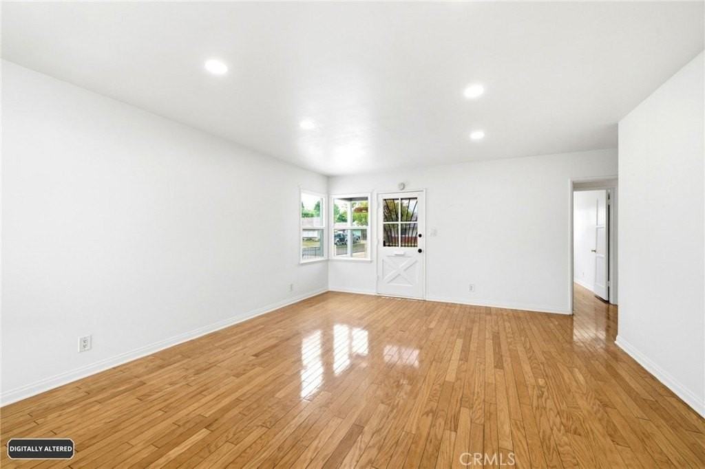 10539 Gridley Rd - Photo 4 of 29