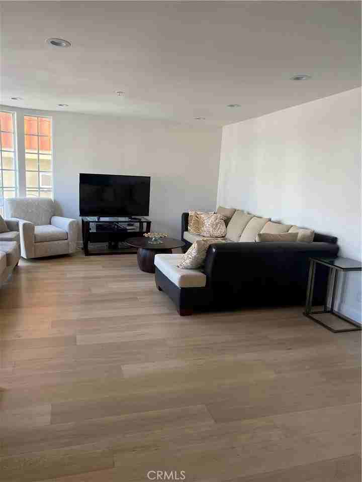 1817 Selby Ave #205 - Photo 5 of 17