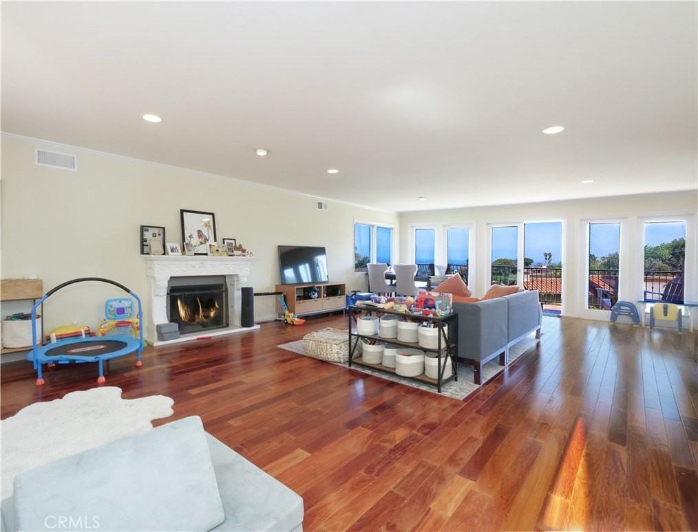 345 Palos Verdes Dr W - Photo 2 of 27