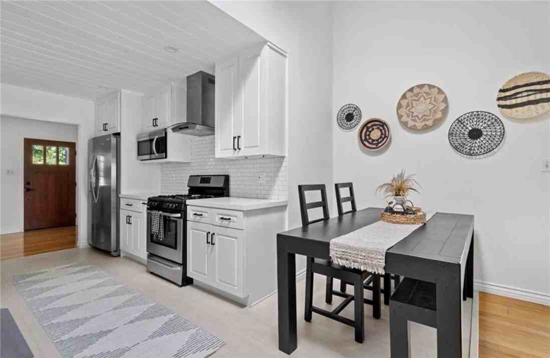 7578 Midfield Ave - Photo 5 of 16