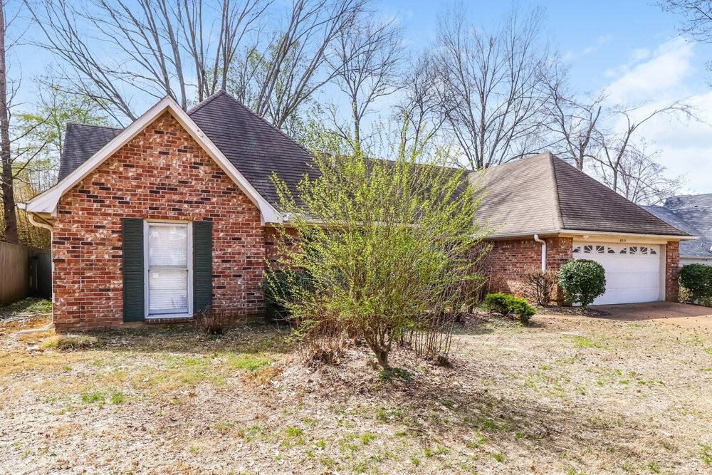 8815 Chimneyrock Blvd - Photo 4 of 17