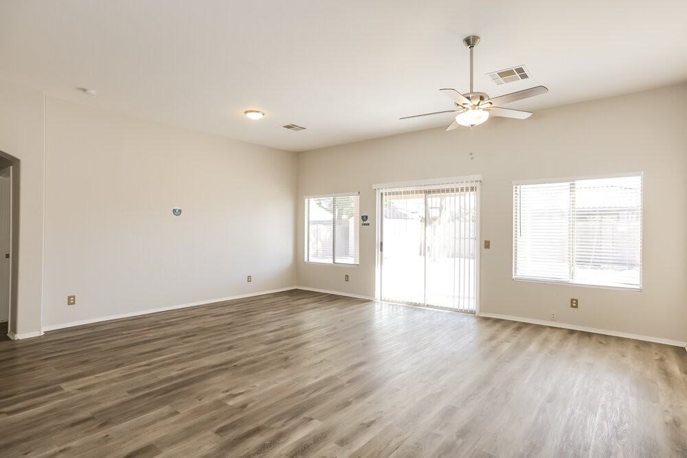 14411 N 149th Dr - Photo 5 of 16