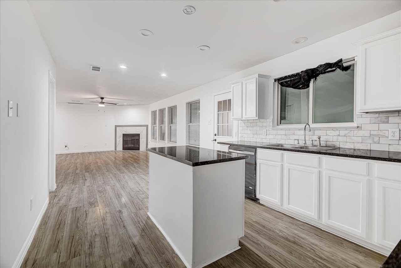 3107 Rendezvous Court - Photo 2 of 9