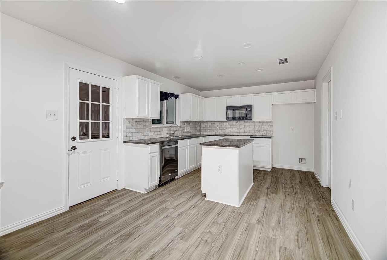 3107 Rendezvous Court - Photo 3 of 9