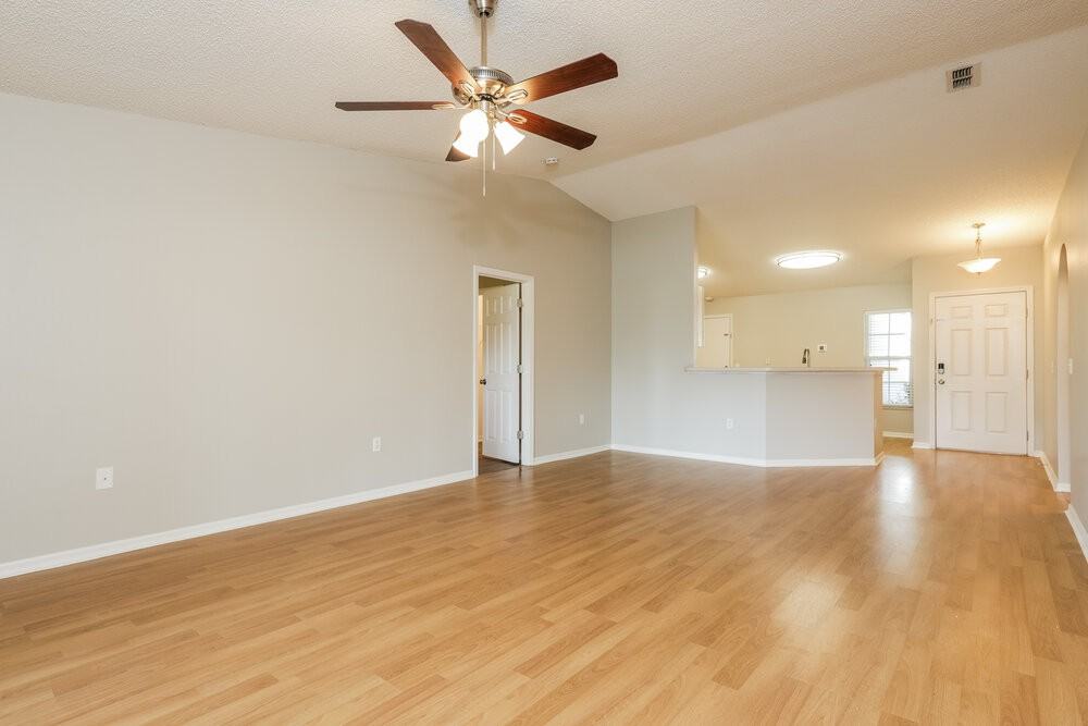 12932 Kings Lake Dr - Photo 5 of 16