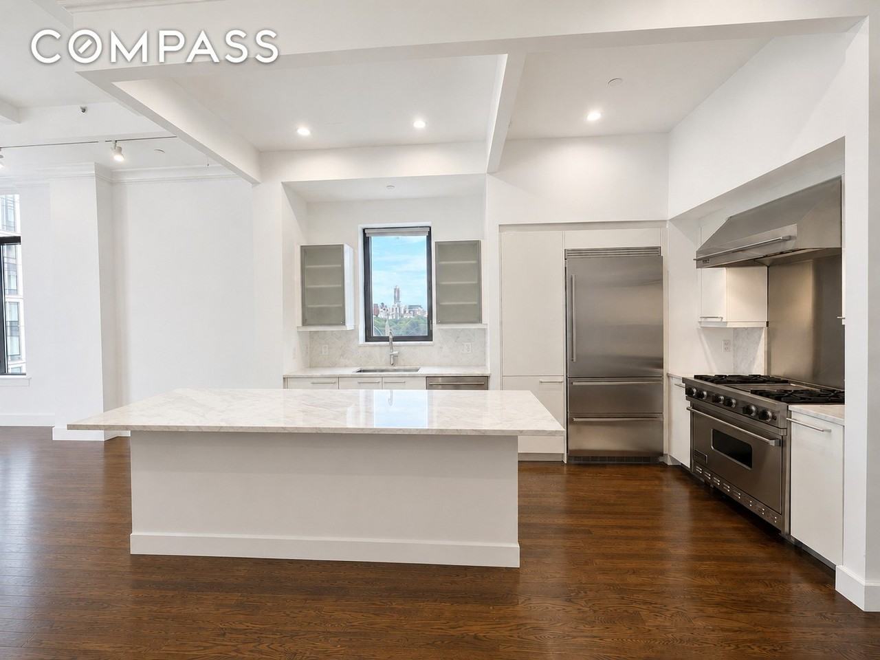 43 W 64th St #PH9D - Photo 2 of 24
