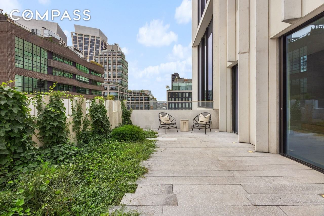 455 W 19th St #PH2 - Photo 4 of 24