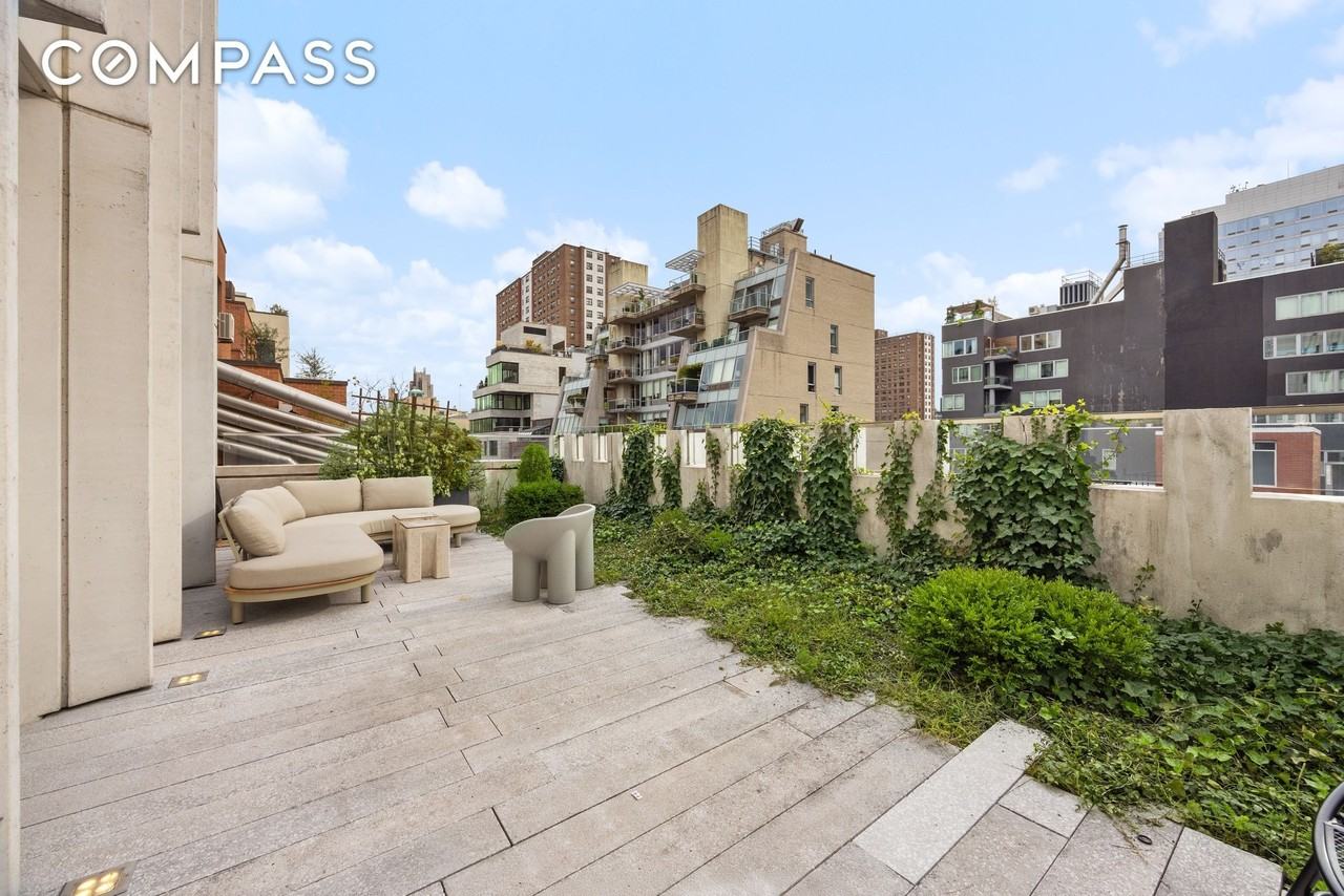 455 W 19th St #PH2 - Photo 5 of 24