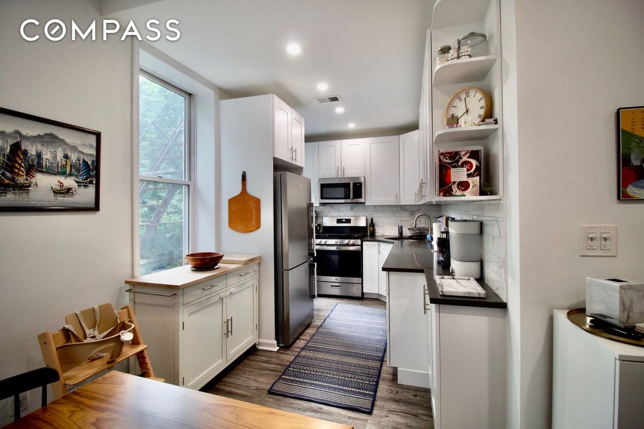 337 Clinton St #2 - Photo 4 of 24
