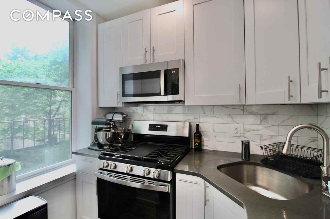 337 Clinton St #2 - Photo 6 of 24