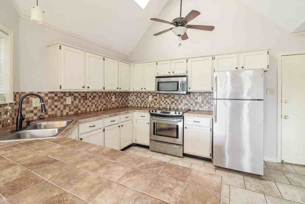1104 Fox Trace Cv - Photo 7 of 16