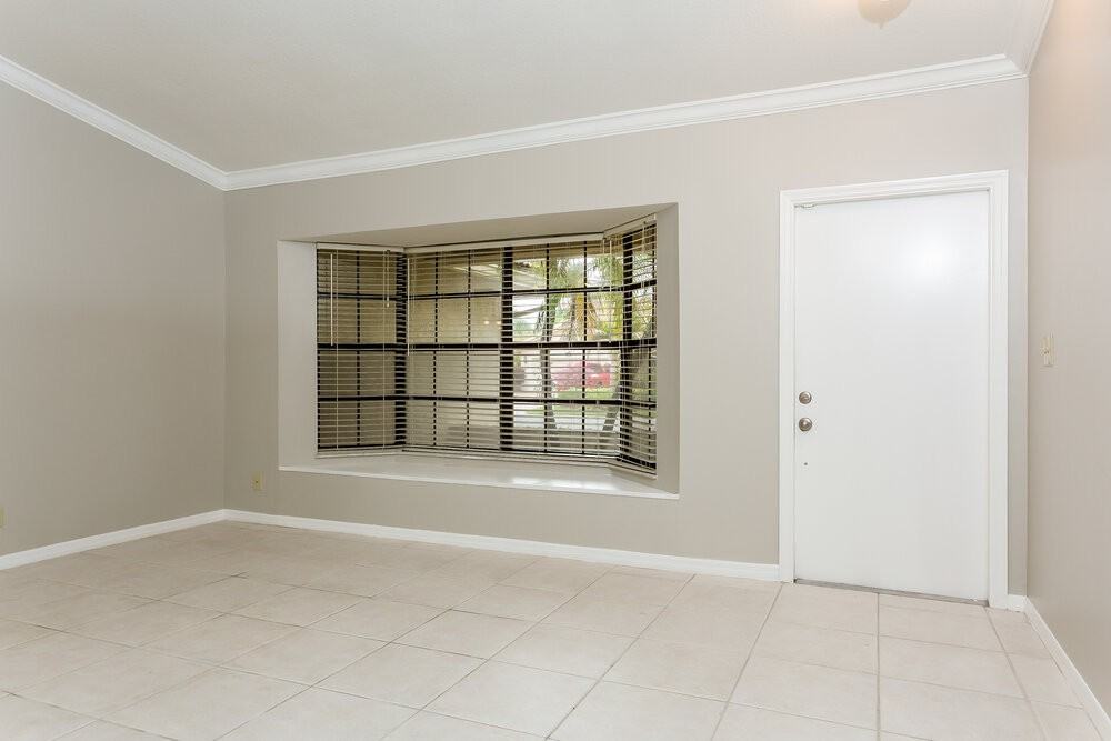8623 Nw 47th Dr - Photo 2 of 15