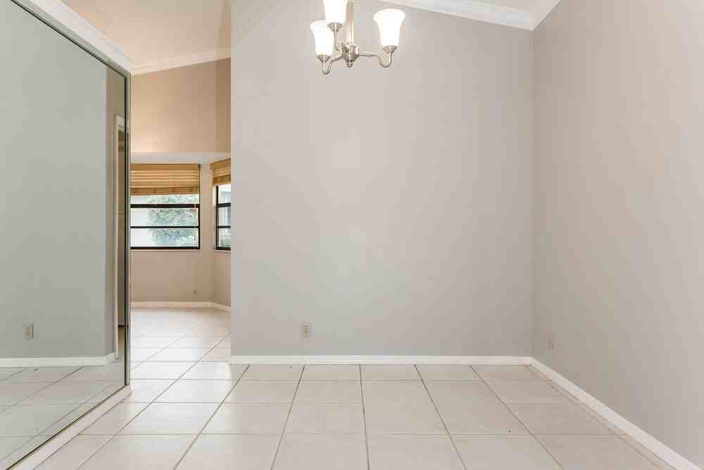 8623 Nw 47th Dr - Photo 5 of 15