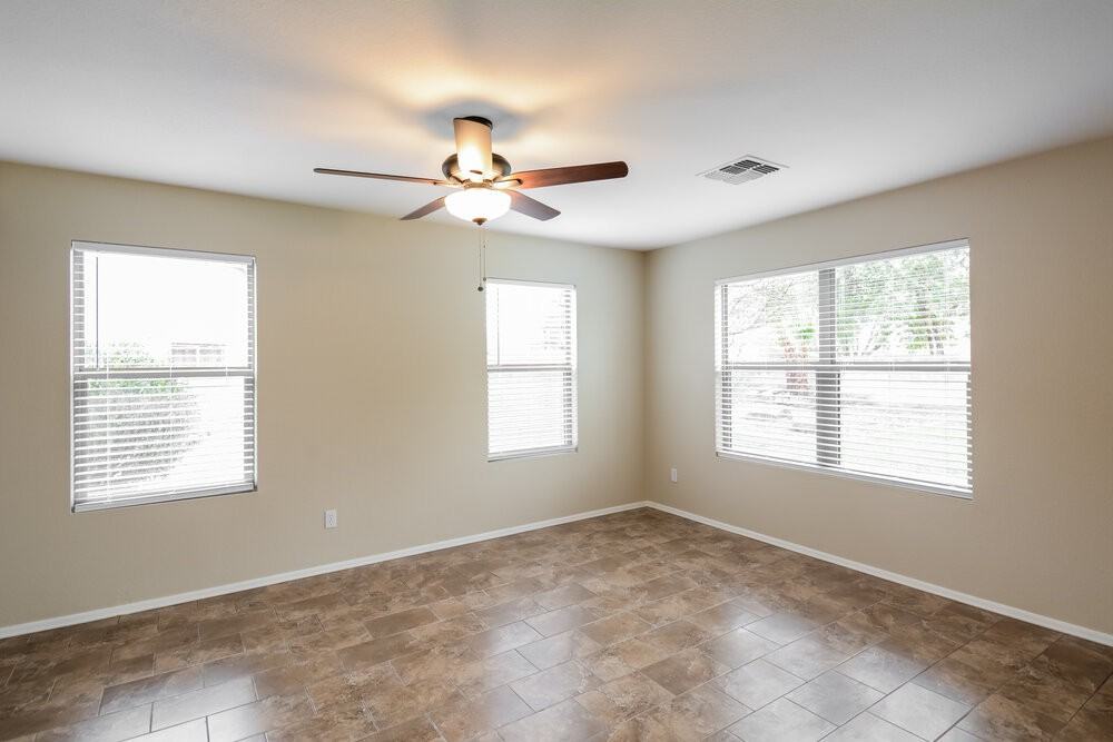 15331 W Cameron Cir - Photo 5 of 16