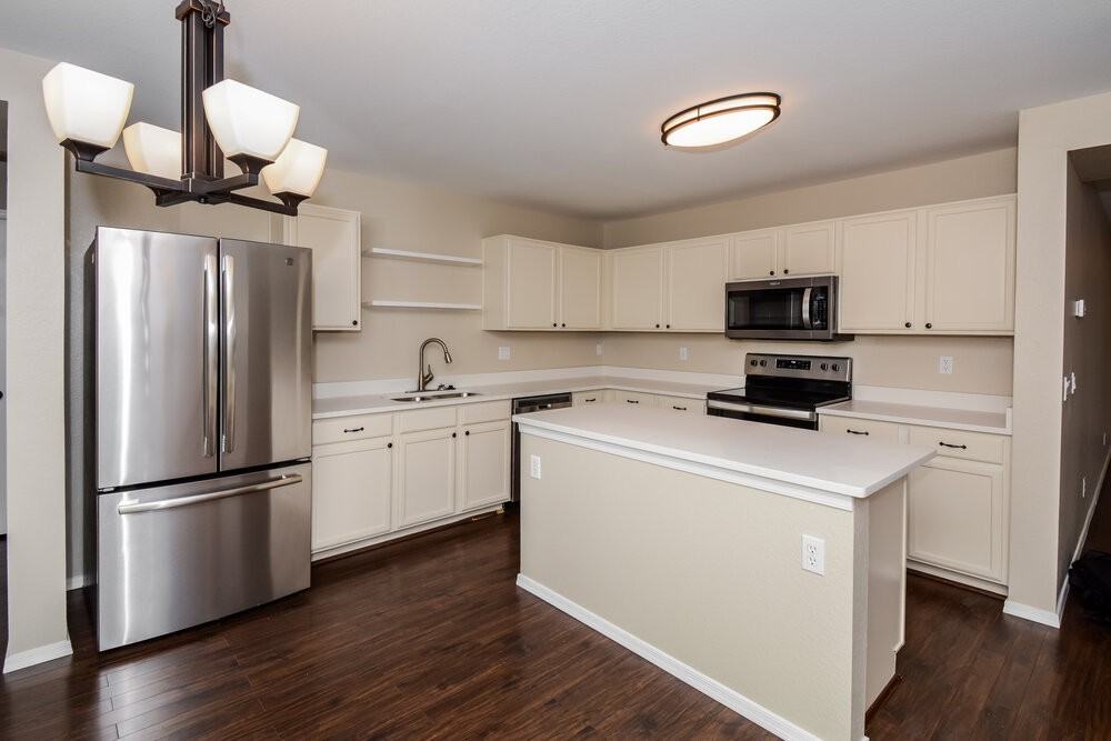 15331 W Cameron Cir - Photo 6 of 16