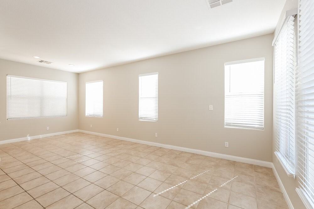 8573 Primula Ct - Photo 4 of 17