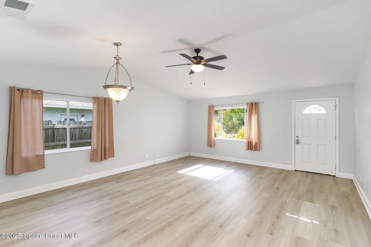 122 Atlas Ln - Photo 3 of 18