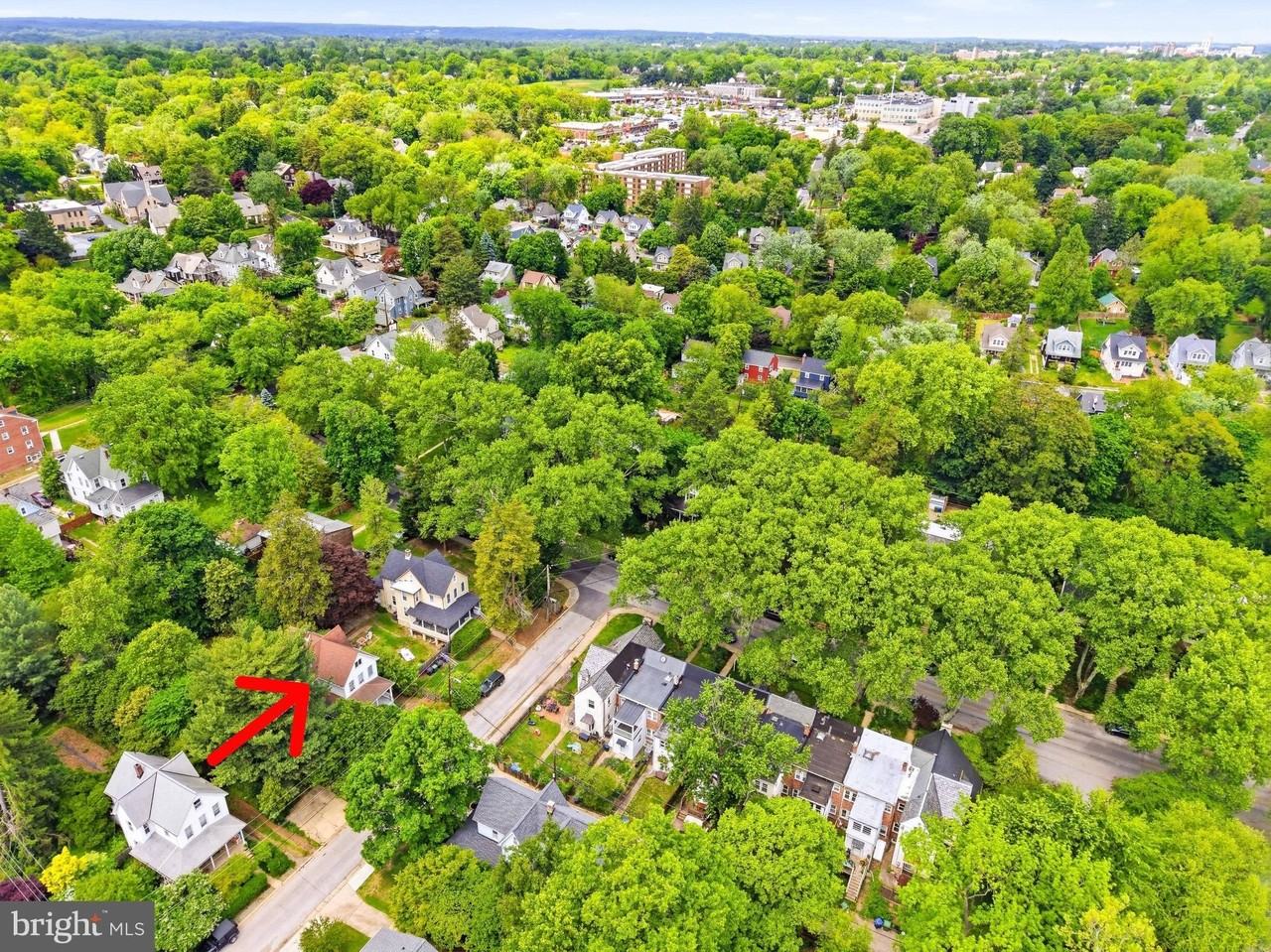 6008 Clearspring Rd - Photo 4 of 50