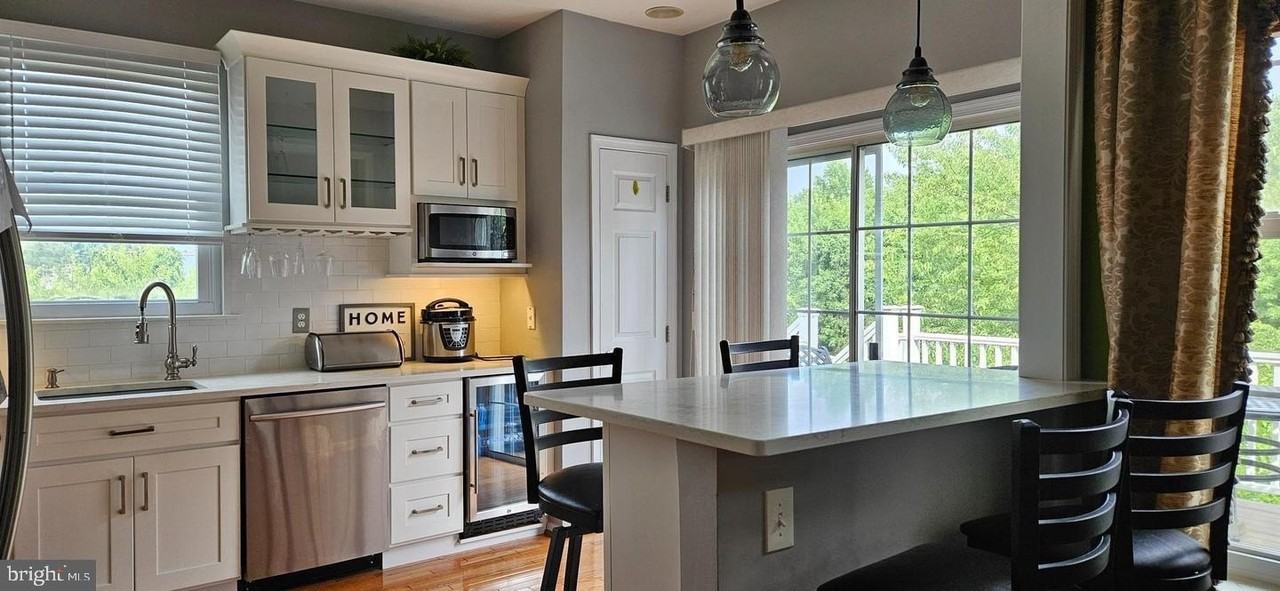 76 Threadleaf Ter - Photo 3 of 11