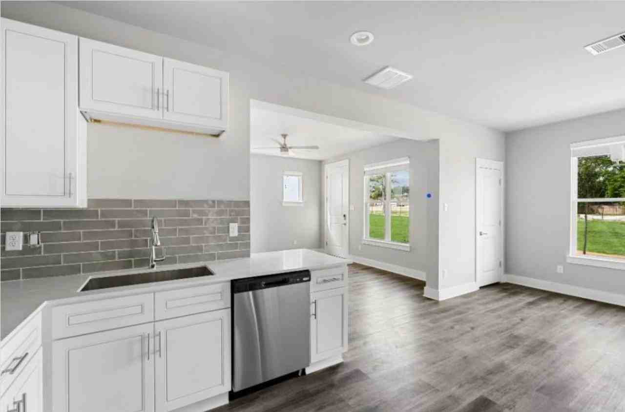 13588 Ella Boulevard - Photo 3 of 8