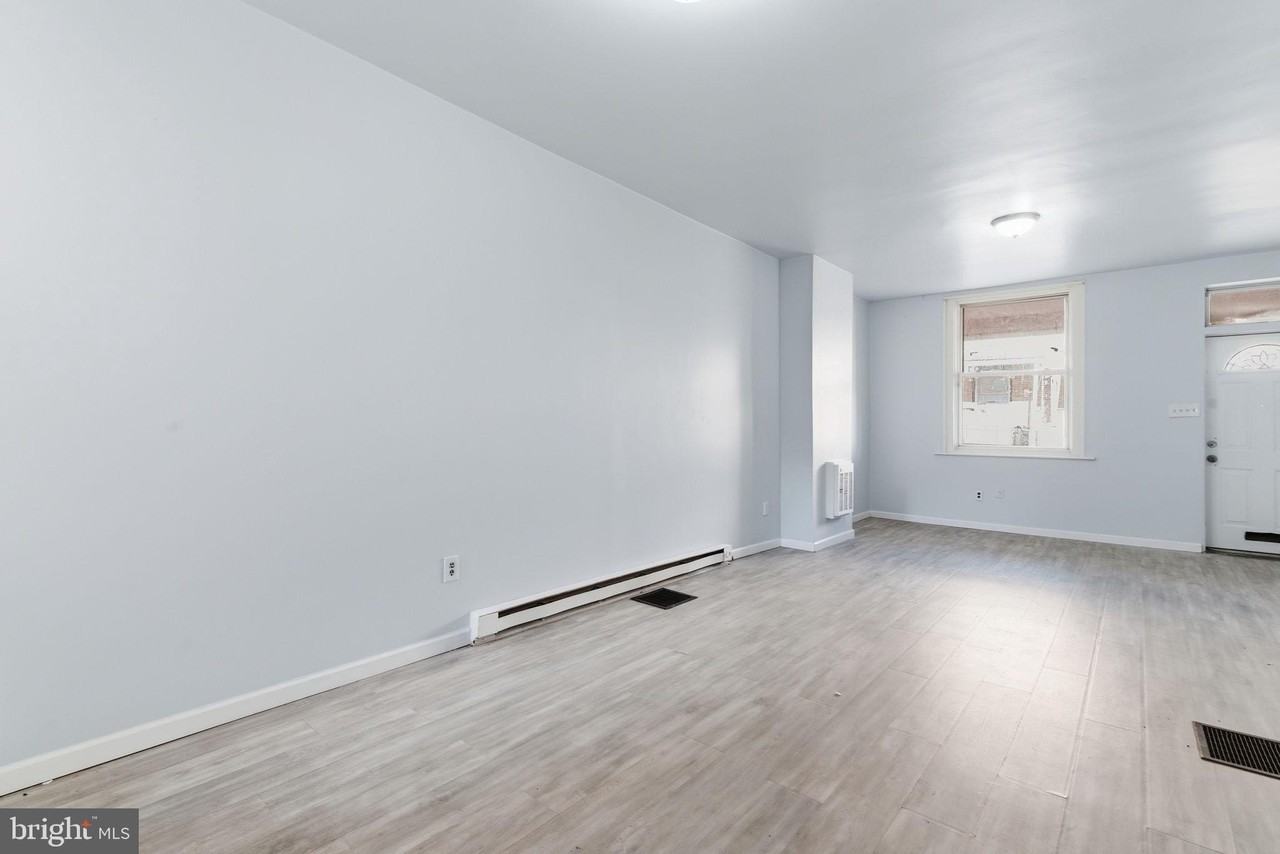 862 E Cornwall St - Photo 3 of 16