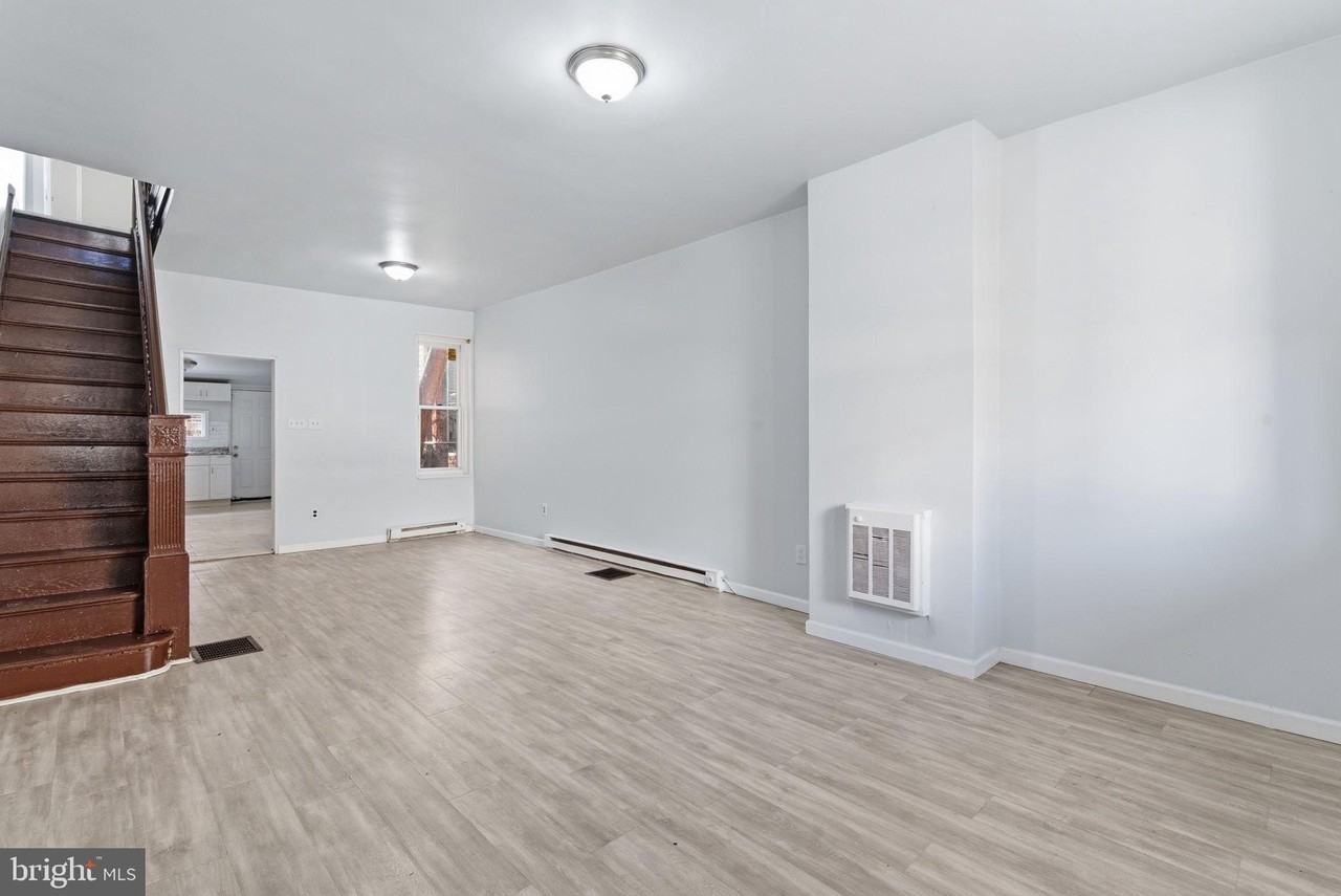 862 E Cornwall St - Photo 5 of 16