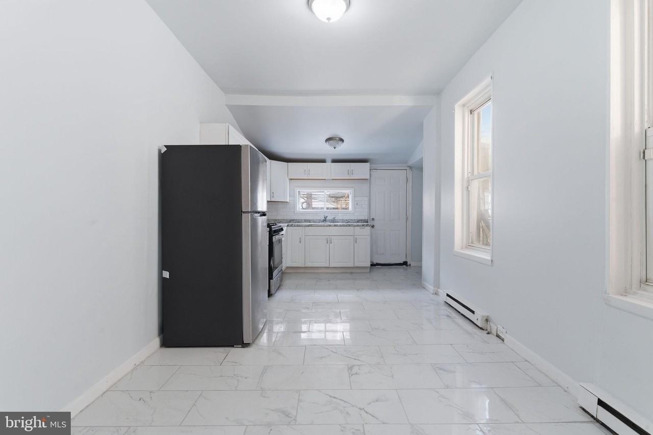 862 E Cornwall St - Photo 6 of 16