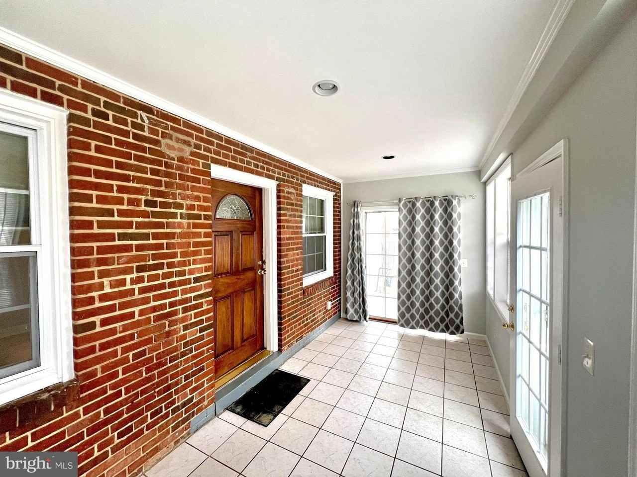 7208 Tyler Ave - Photo 3 of 28
