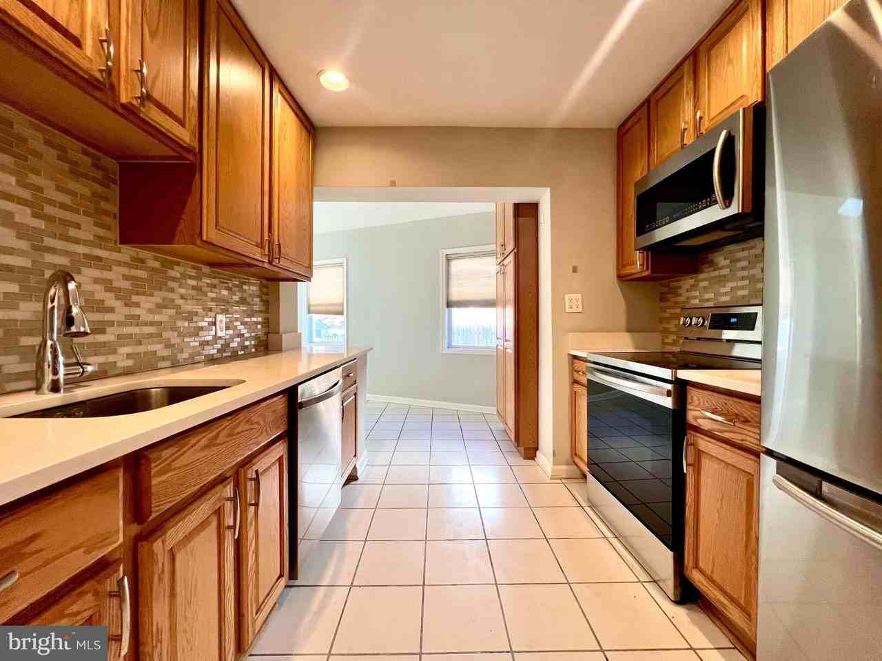 7208 Tyler Ave - Photo 6 of 28