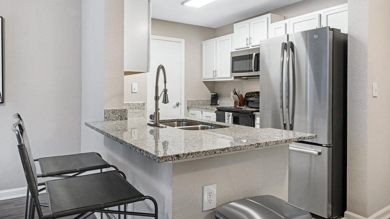 200 Mirage Ave - Photo 3 of 29