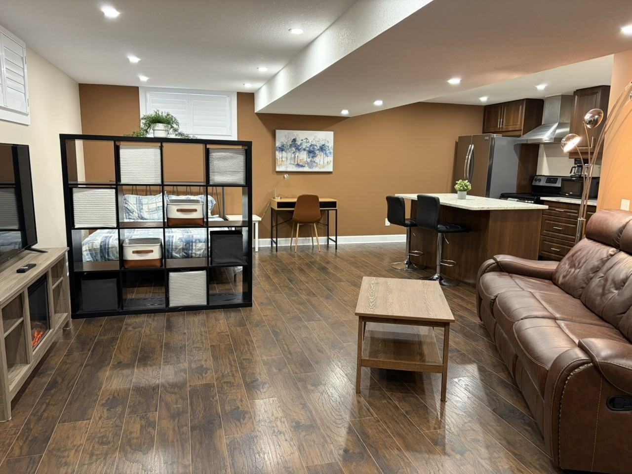 3331 Paulpeel Ave - Photo 2 of 9