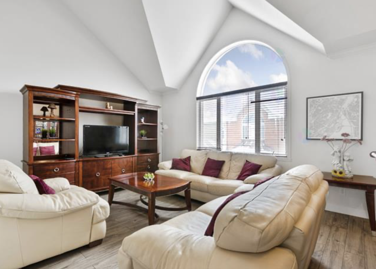 9302 Rue Riverin - Photo 3 of 14