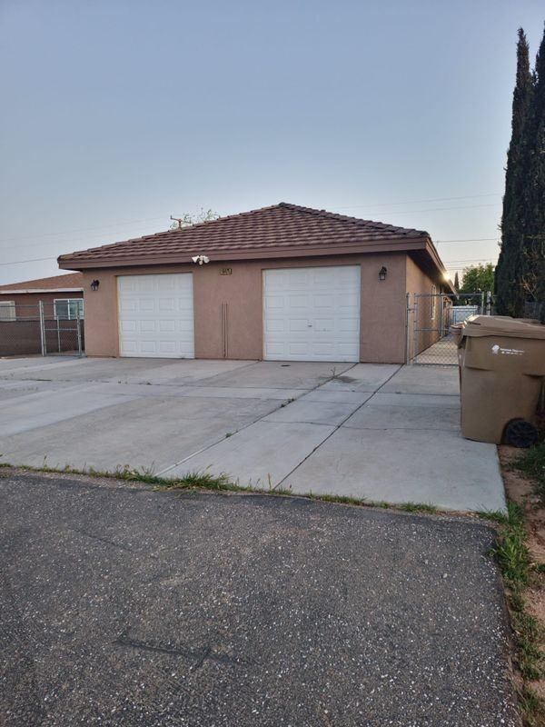16475 Vine St - Photo 3 of 32