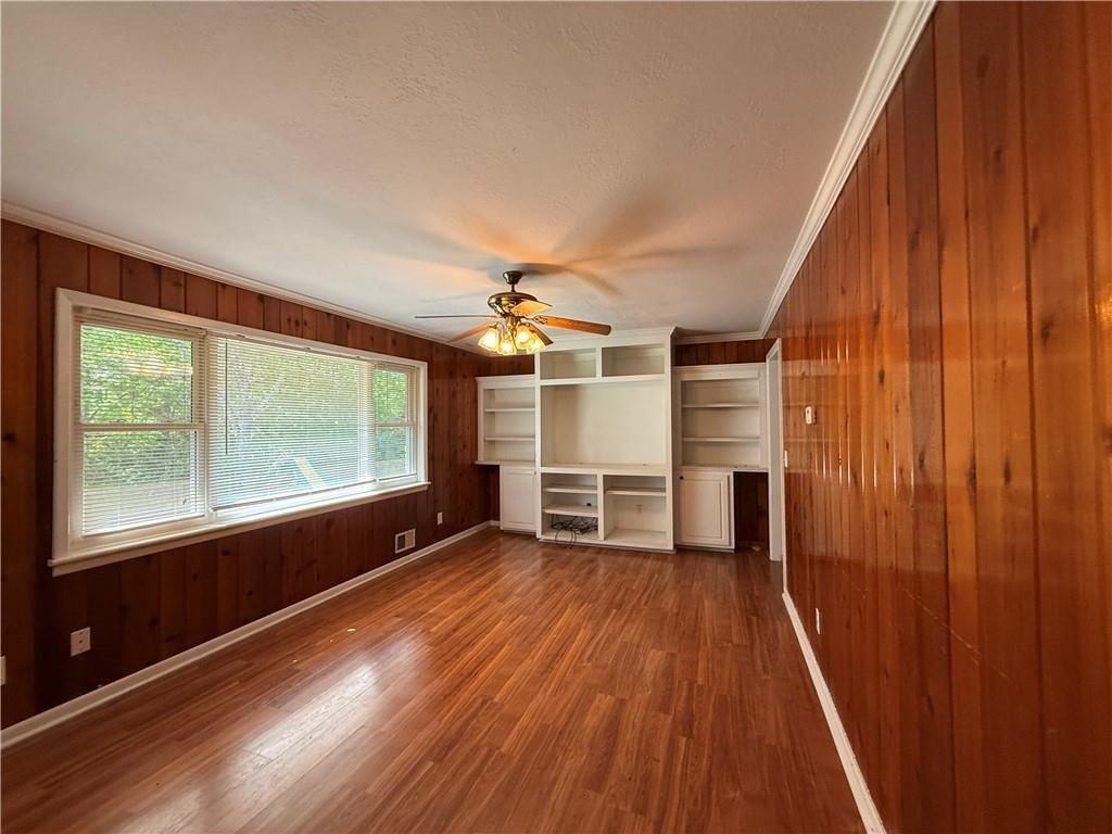 1395 Siesta Ln - Photo 5 of 21