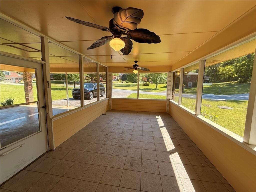1395 Siesta Ln - Photo 7 of 21