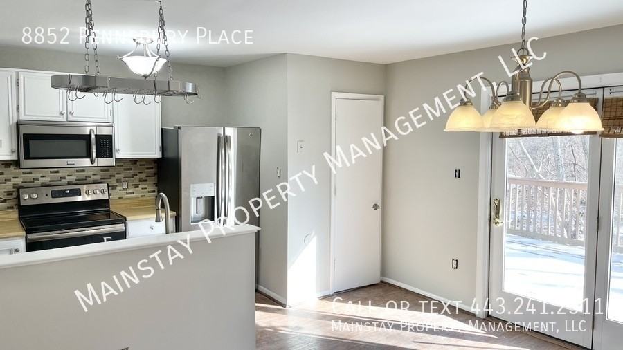 8852 Pennsbury Pl - Photo 4 of 23